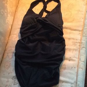 L. L. Bean Black Racerback Swim Size 8 EUC🔆🔆🔆🔆🔆🔆🔆
